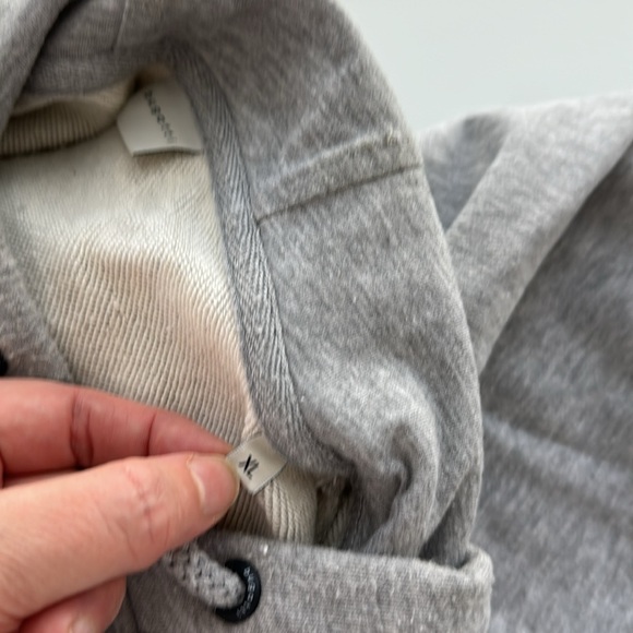 Bugatti brand hoodie. Size XL (fits smaller - model normally wears Medium) - Picture 11 of 14